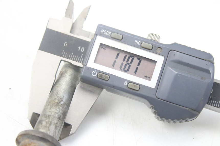 photo de ASSE RUOTA ANTERIORE YAMAHA YZ 80 (1982 - 1983) - Vista d'insieme del prodotto