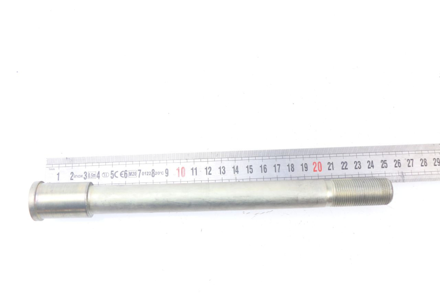 photo de ASSE RUOTA ANTERIORE KAWASAKI Z ABS 750 (2007 - 2013) - Zoom sullo stato d'uso