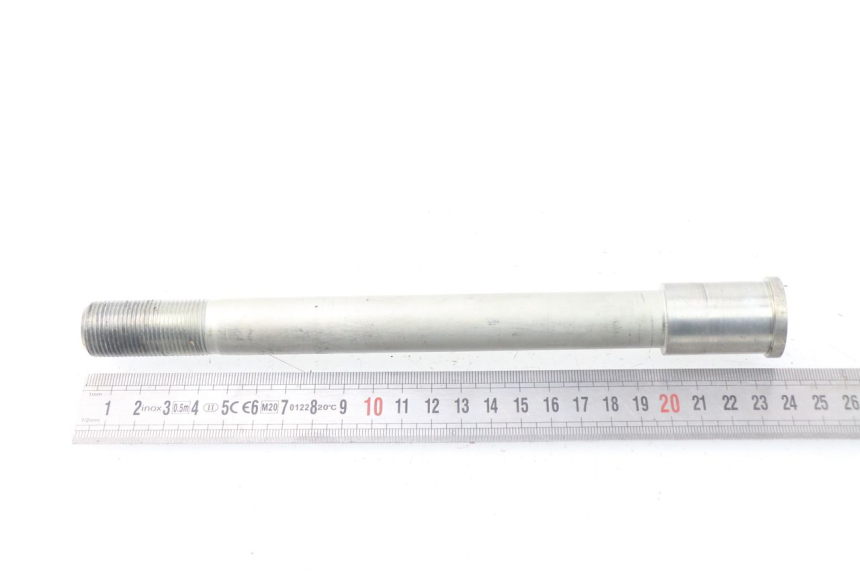 photo de ASSE RUOTA ANTERIORE KAWASAKI Z Z900 900 (2017 - 2019) - Zoom sullo stato d'uso