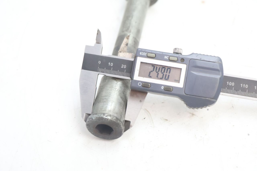 photo de ASSE RUOTA ANTERIORE KAWASAKI ZX-6R ZX6R 600 (1995 - 1997) - Dettagli dei punti di fissaggio