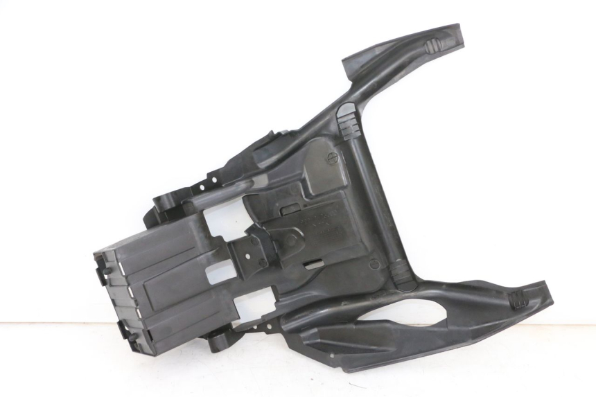 photo de PORTABATTERIA SUZUKI BURGMAN 650 (2013 - 2020) - Dettaglio del componente