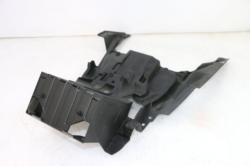 photo de PORTABATTERIA SUZUKI BURGMAN 650 (2013 - 2020) - Zoom sullo stato d'uso