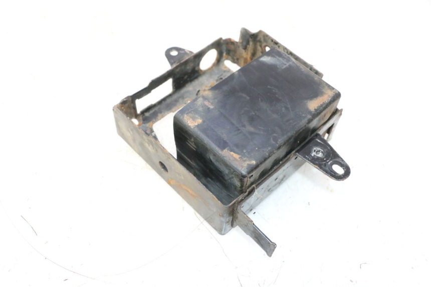 photo de PORTABATTERIA HONDA CB TWO FIFTY 250 (1991 - 2002) - Primo piano tecnico