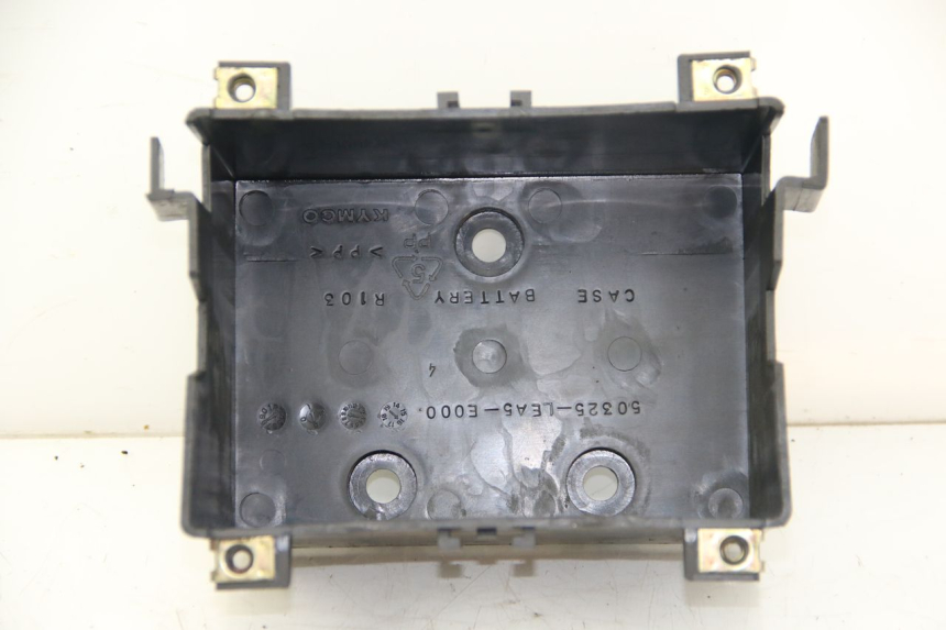 photo de VASCA BATTERIA KYMCO DOWNTOWN ABS 125 (2015 - 2017) - Vista d'insieme del prodotto