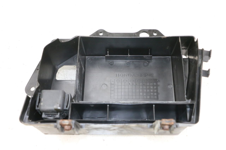 photo de VASCA PORTABATTERIA HONDA FES PANTHEON 2T 125 (1998 - 2002) - Altra angolazione