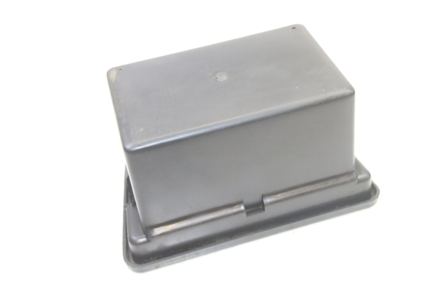 photo de VASO PER BATTERIA VENESI FLY RETRO 4T 50 (2020 - 2025) - Stato della superficie e materiale