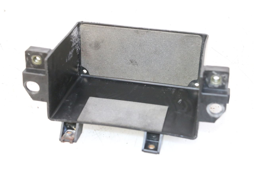 photo de PORTABATTERIA YAMAHA FZ6 FAZER S2 600 (2007 - 2011) - Primo piano tecnico