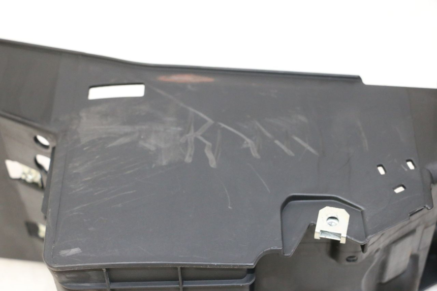 photo de PORTABATTERIA BMW G310 R 310 (2016 - 2020) - Dettaglio del componente