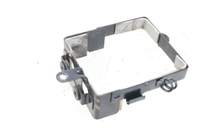 photo de PORTABATTERIA SUZUKI GZ MARAUDER 125 (1998 - 2004) - Dettaglio del componente