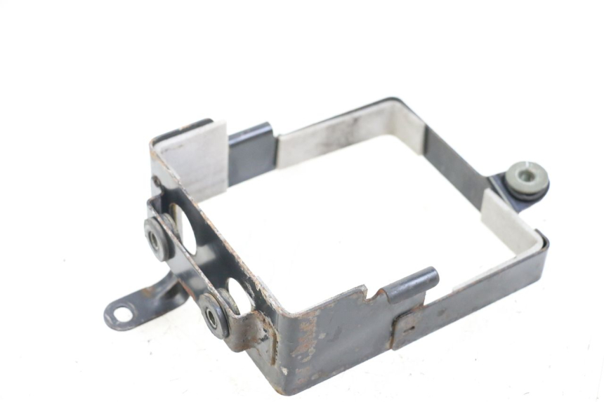 photo de PORTABATTERIA SUZUKI GZ MARAUDER 125 (1998 - 2004) - Zoom sullo stato d'uso