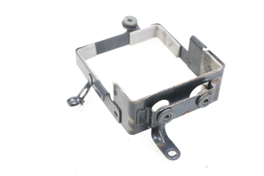 photo de PORTABATTERIA SUZUKI GZ MARAUDER 125 (1998 - 2004) - Altra angolazione