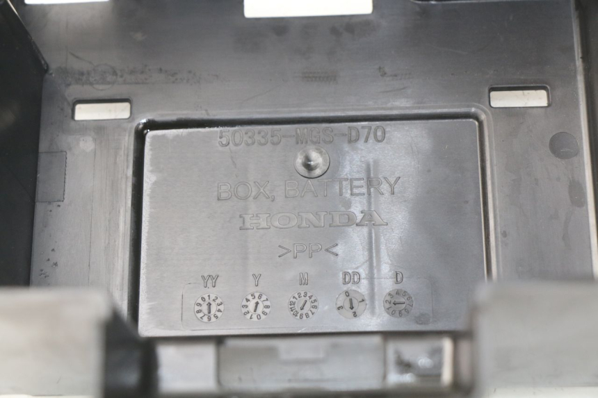 photo de VASCA BATTERIA HONDA INTEGRA NC D 750 (2016 - 2018) - Vista d'insieme del prodotto