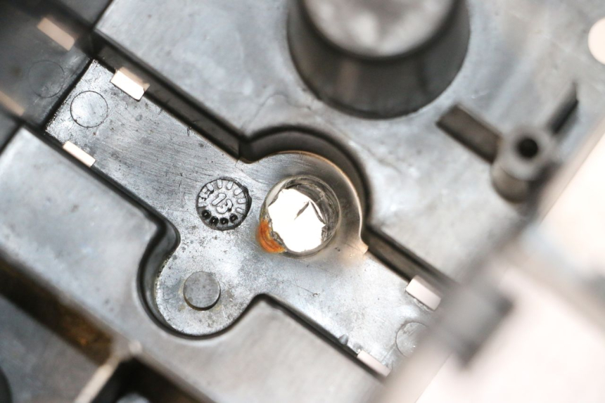 photo de PORTABATTERIA PEUGEOT LUDIX PRO 2T 50 (2010 - 2017) - Dettaglio del componente