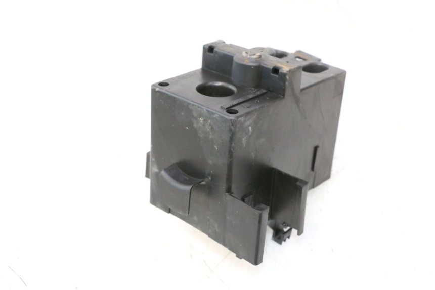 photo de PORTABATTERIA PEUGEOT LUDIX PRO 2T 50 (2010 - 2017) - Altra angolazione