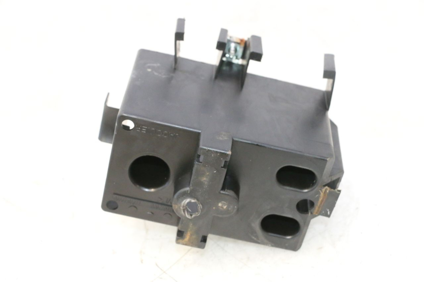 photo de PORTABATTERIA PEUGEOT LUDIX PRO 2T 50 (2010 - 2017) - Primo piano tecnico