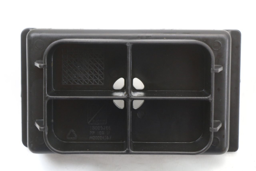 photo de PORTABATTERIA PIAGGIO NEW TYPHOON 50 (2018 - 2021) - Dettaglio del componente