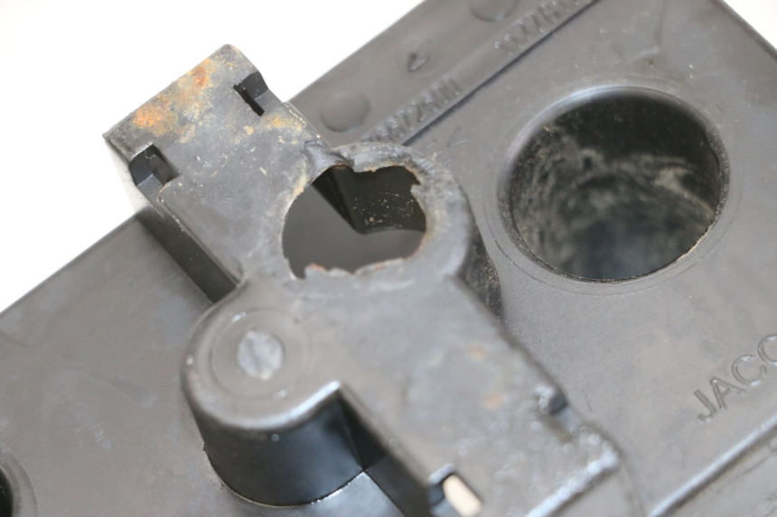 photo de VASCA BATTERIA PEUGEOT LUDIX 50 (2005 - 2007) - Primo piano tecnico