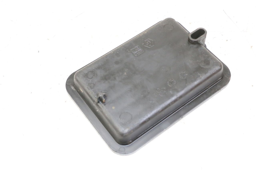 photo de PORTABATTERIA PIAGGIO VESPA GRANTURISMO 200 (2004 - 2005) - Zoom sullo stato d'uso