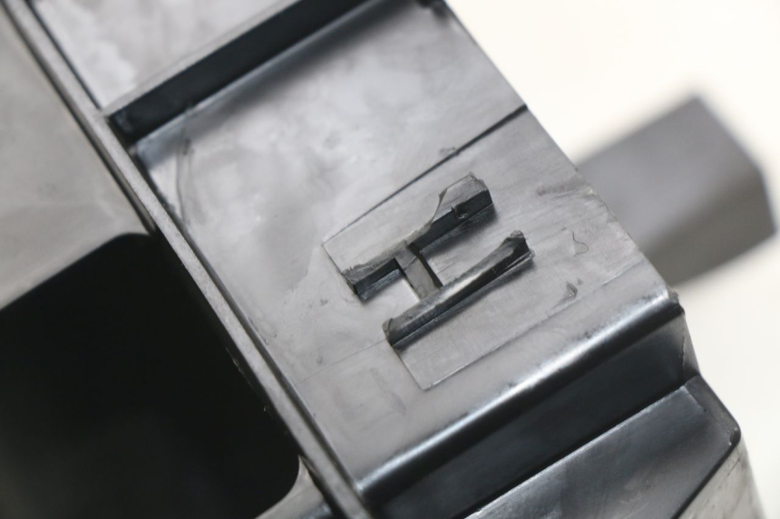 photo de VASCA BATTERIA PEUGEOT SATELIS 125 (2006 - 2009) - Dettaglio del componente