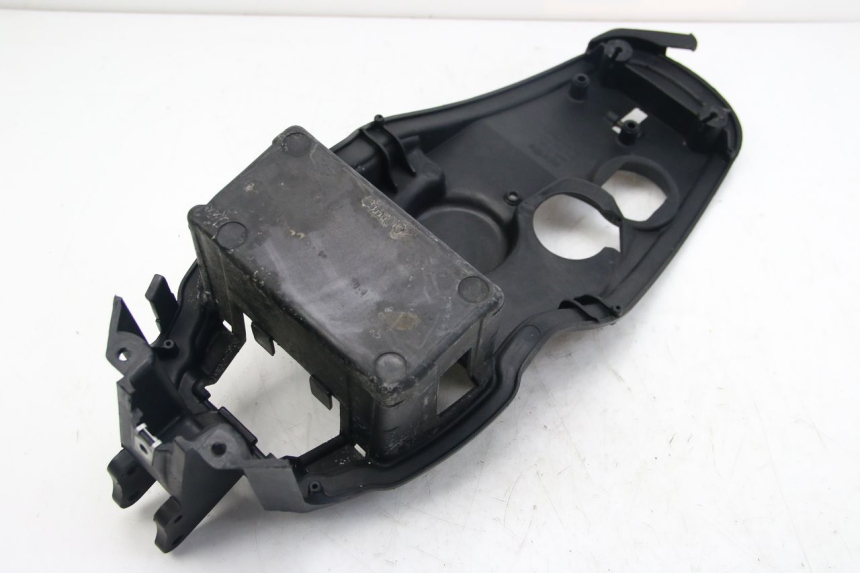 photo de VASCA BATTERIA APRILIA SCARABEO 4T 50 (2009 - 2017) - Caratteristiche distintive