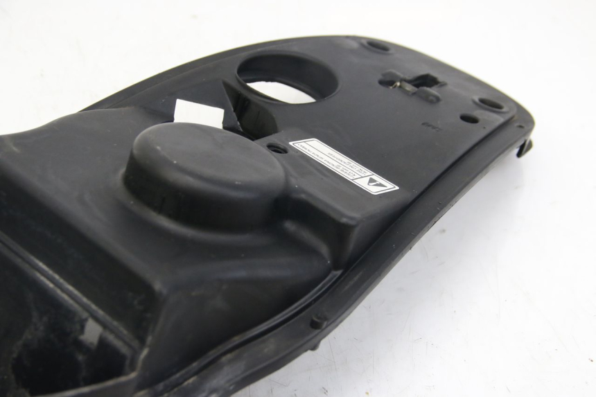 photo de VASCA BATTERIA APRILIA SCARABEO 4T 50 (2009 - 2017) - Dettagli dei punti di fissaggio