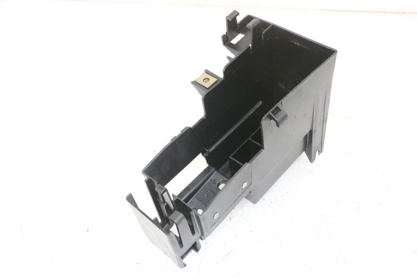 photo de PORTABATTERIA PEUGEOT SPEEDFIGHT 2 LC 50 (2000 - 2009) - Primo piano tecnico