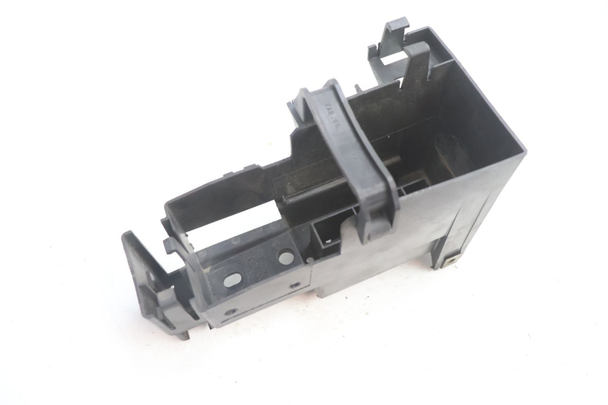 photo de VASCA PORTABATTERIA PEUGEOT SPEEDFIGHT LC 50 (1996 - 2002) - Zoom sullo stato d'uso