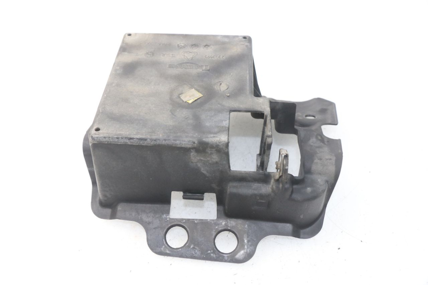 photo de vasca della batteria TRIUMPH SPRINT ST ABS 1050 (2005 - 2007) - Zoom sullo stato d'uso