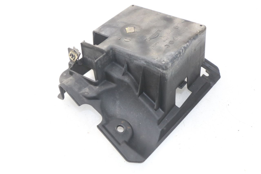 photo de vasca della batteria TRIUMPH SPRINT ST ABS 1050 (2005 - 2007) - Primo piano tecnico