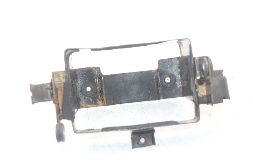 photo de PORTABATTERIA SUZUKI GS F 500 (2004 - 2007) - Stato della superficie e materiale