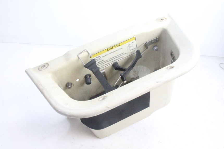 photo de PORTABATTERIA YAMAHA WAVE RUNNER GP R 1200 (2000 - 2003) - Dettaglio del componente