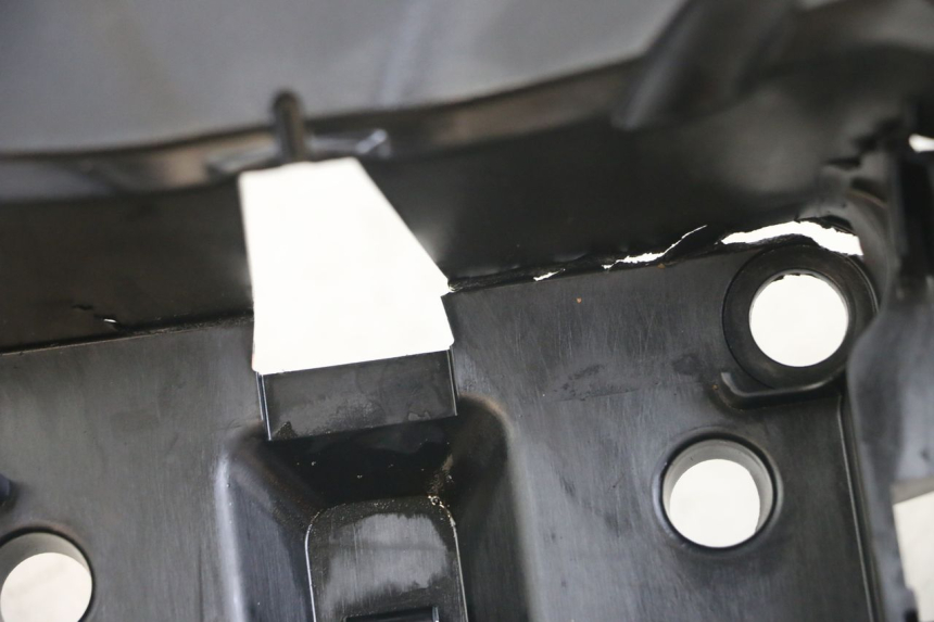 photo de VASCA PORTABATTERIA YAMAHA XMAX X-MAX ABS 125 (2017 - 2020) - Dettaglio del componente