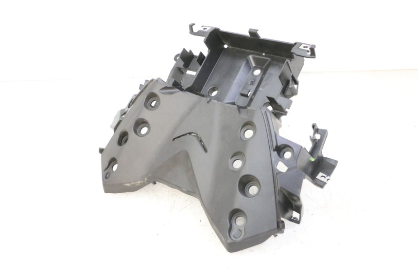 photo de PORTABATTERIA YAMAHA XMAX X-MAX 125 (2021 - 2025) - Dettagli dei punti di fissaggio