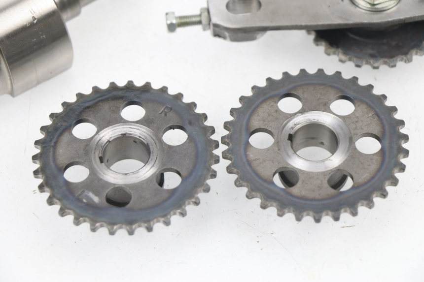 photo de Bilanciere motore SUZUKI DR DJEBEL 600 (1985 - 1990) - Zoom sullo stato d'uso