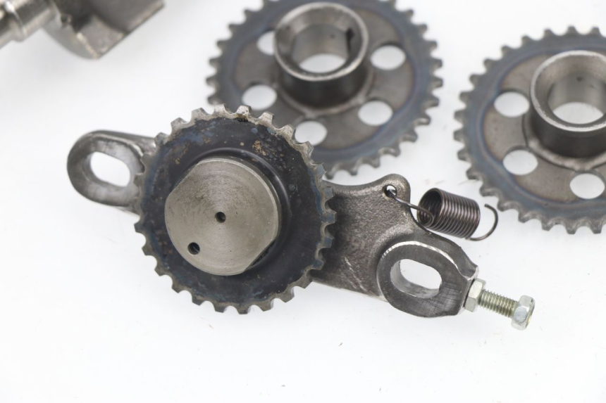 photo de Bilanciere motore SUZUKI DR DJEBEL 600 (1985 - 1990) - Primo piano tecnico