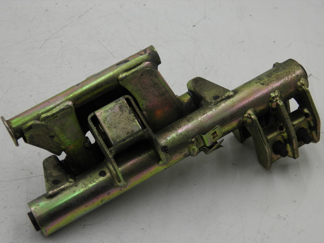 photo de SUPPORTO MOTORE HONDA FES PANTHEON 2T 125 (1998 - 2002) - Dettaglio del componente