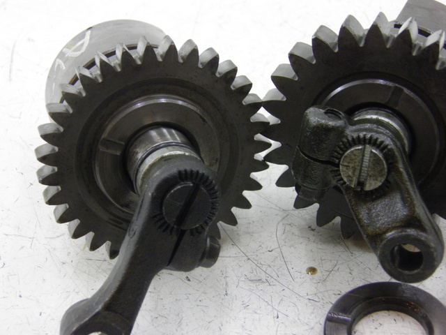 photo de Bilanciere motore YAMAHA FJR 1300 (2004 - 2005) - Zoom sullo stato d'uso