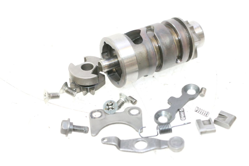 photo de DESMODROMICO CAMBIO SUZUKI DR S 600 (1985 - 1989) - Vista principale
