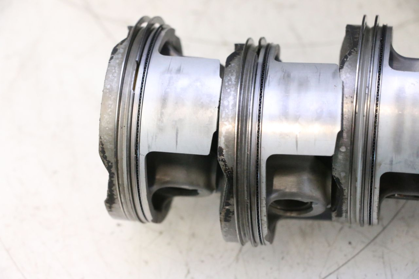 photo de BASAMENTO MOTORE YAMAHA YZF R6 600 (2008 - 2009) - Angolazione alternativa