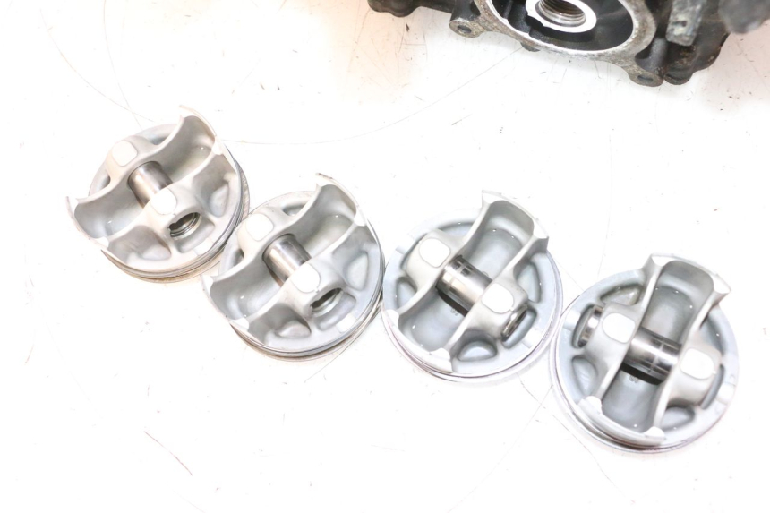 photo de BASAMENTO MOTORE YAMAHA YZF R6 600 (2008 - 2009) - Zoom qualità usato