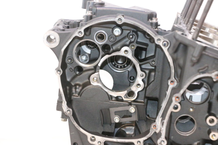 photo de BASAMENTO MOTORE YAMAHA YZF R6 600 (2008 - 2009) - Dettagli dei punti di fissaggio