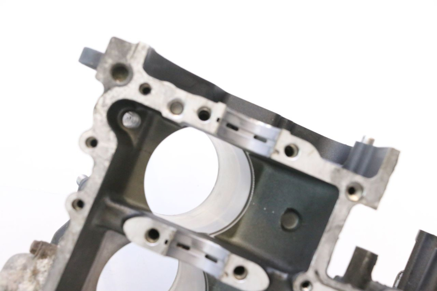 photo de BASAMENTO MOTORE YAMAHA YZF R6 600 (2008 - 2009) - Dettagli dei punti di fissaggio
