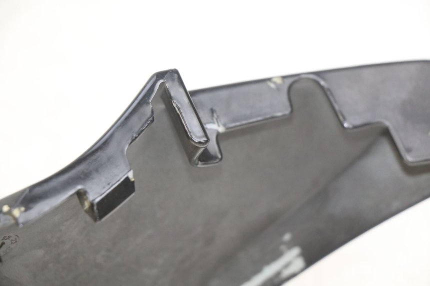 photo de BASSO DELLA SCATOLA POSTERIORE DESTRA KYMCO AGILITY 16+ 4T 50 (2018 - 2023) - Dettaglio del componente