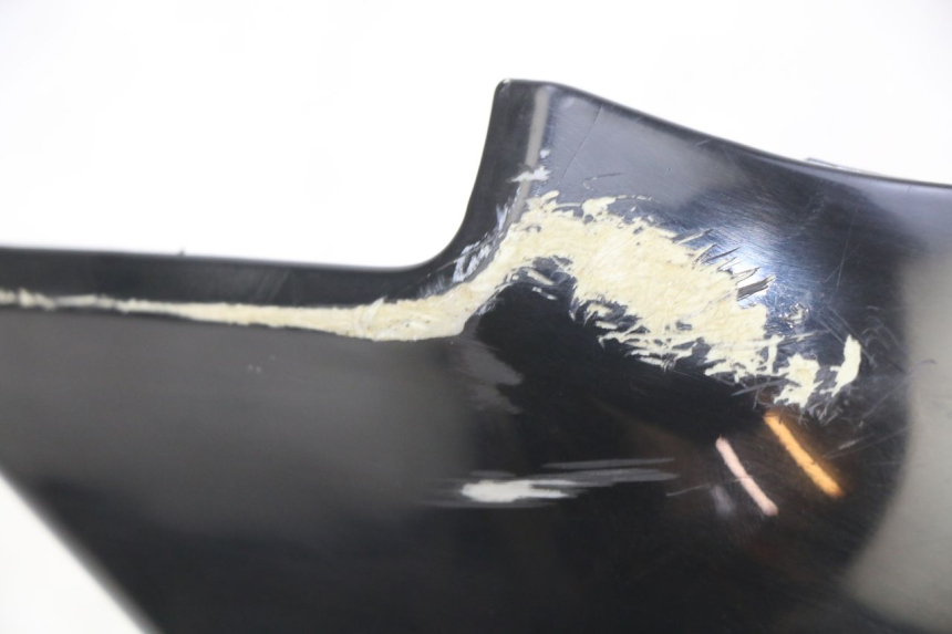 photo de BASSO DELLA SCATOLA POSTERIORE DESTRA KYMCO AGILITY 16+ 4T 50 (2018 - 2023) - Zoom sullo stato d'uso