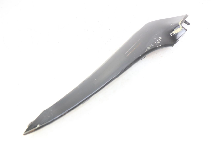 photo de BASSO DELLA SCATOLA POSTERIORE DESTRA KYMCO AGILITY 16+ 4T 50 (2018 - 2023) - Primo piano tecnico