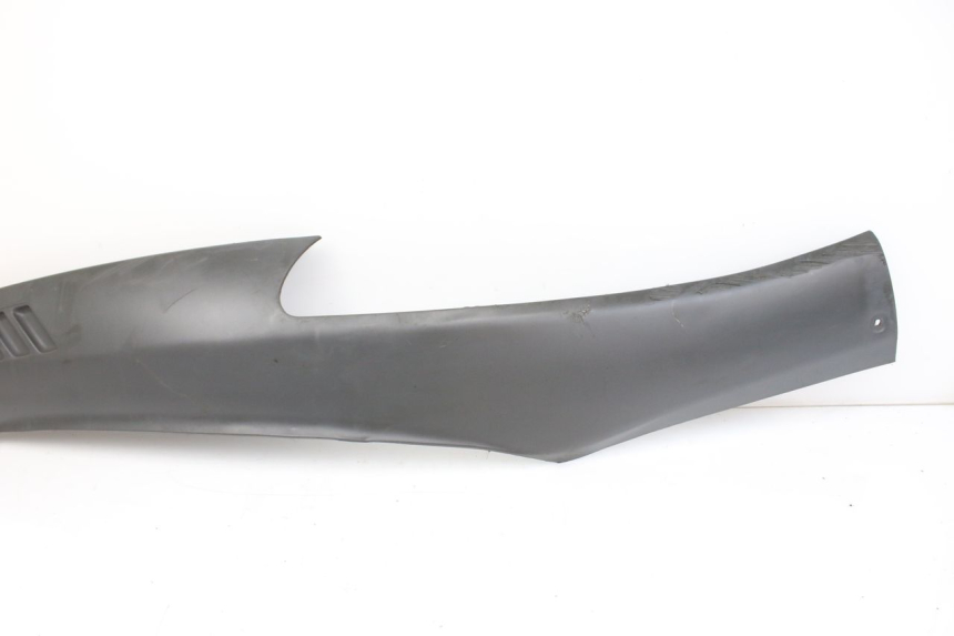 photo de BASSO DELLA SCATOLA POSTERIORE DESTRA PIAGGIO HEXAGON 2T 125 (1994 - 1998) - Zoom sullo stato d'uso