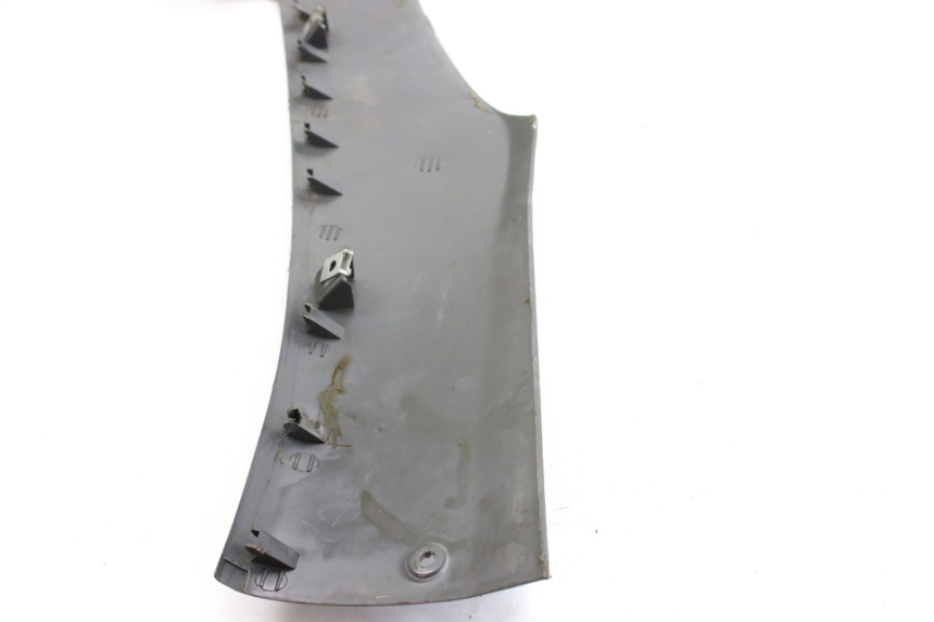 photo de BASSO DELLA SCATOLA POSTERIORE DESTRA PIAGGIO HEXAGON 2T 125 (1994 - 1998) - Primo piano tecnico