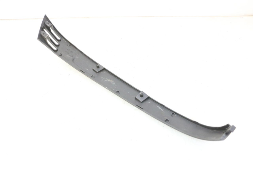 photo de SOTTOPEDANA POSTERIORE DESTRA PIAGGIO LXV 4T 50 (2009 - 2013) - Zoom sullo stato d'uso