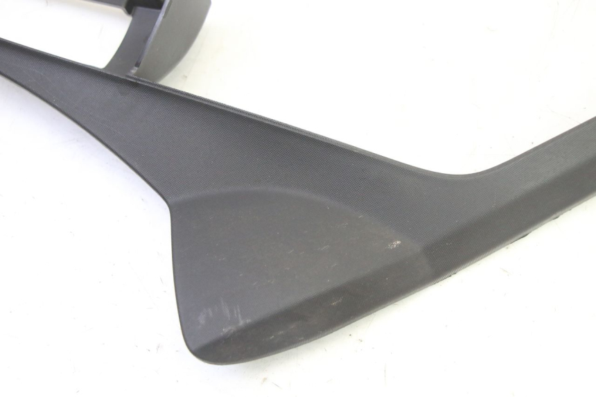 photo de SOTTOPEDANA POSTERIORE DESTRA PIAGGIO MP3 HPE 310 (2024 - 2025) - Zoom sullo stato d'uso