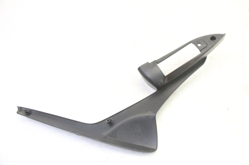 photo de SOTTOPEDANA POSTERIORE DESTRA PIAGGIO MP3 HPE 310 (2024 - 2025) - Primo piano tecnico